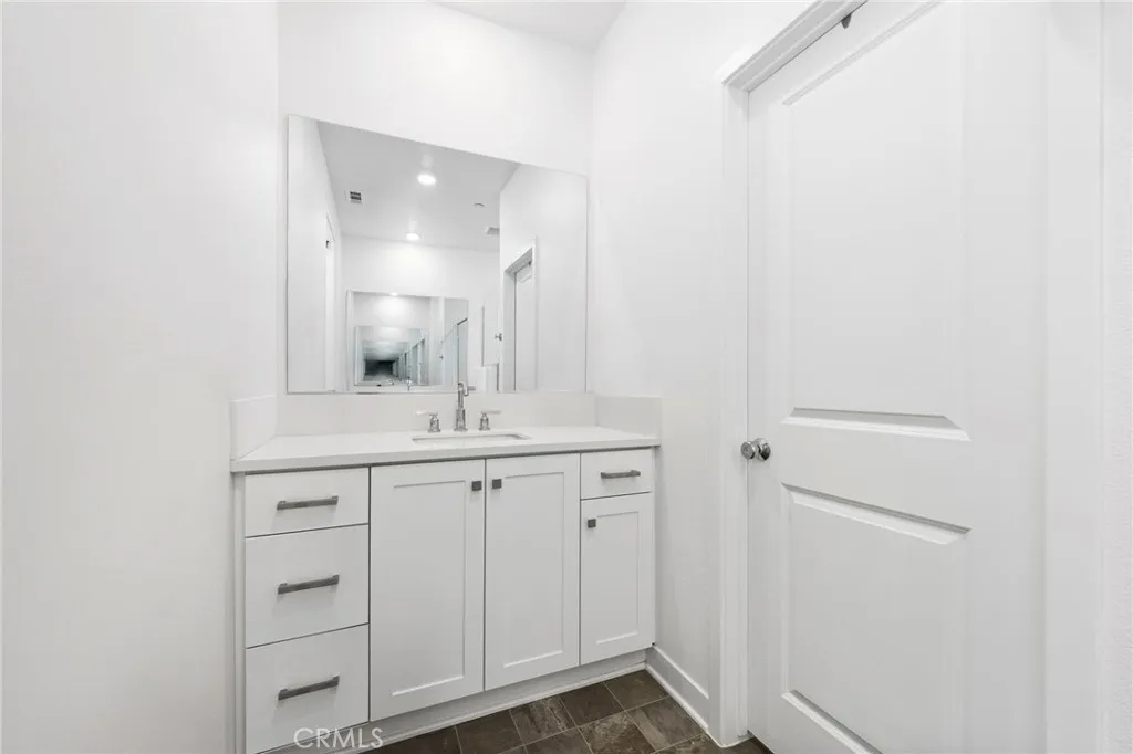 27040 Painted Sky Way, Valencia, California 91381 home-pic-22